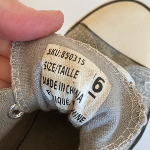 mySTYLE Grey “Converse Style” Running Shoes Women’s 6 US (Sneakers) - Picture 4 of 5